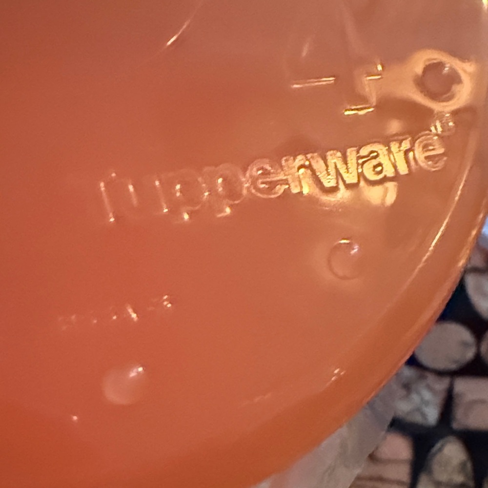 2 CrystalWave Microwave Containers - Picture 4 of 8